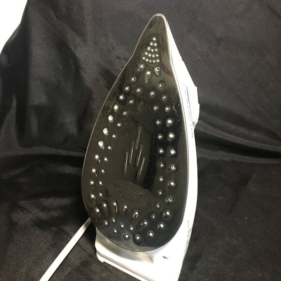 Rowenta Effective 1700W Anti-Drip Steam Iron With Self Clean - Picture 7 of 10